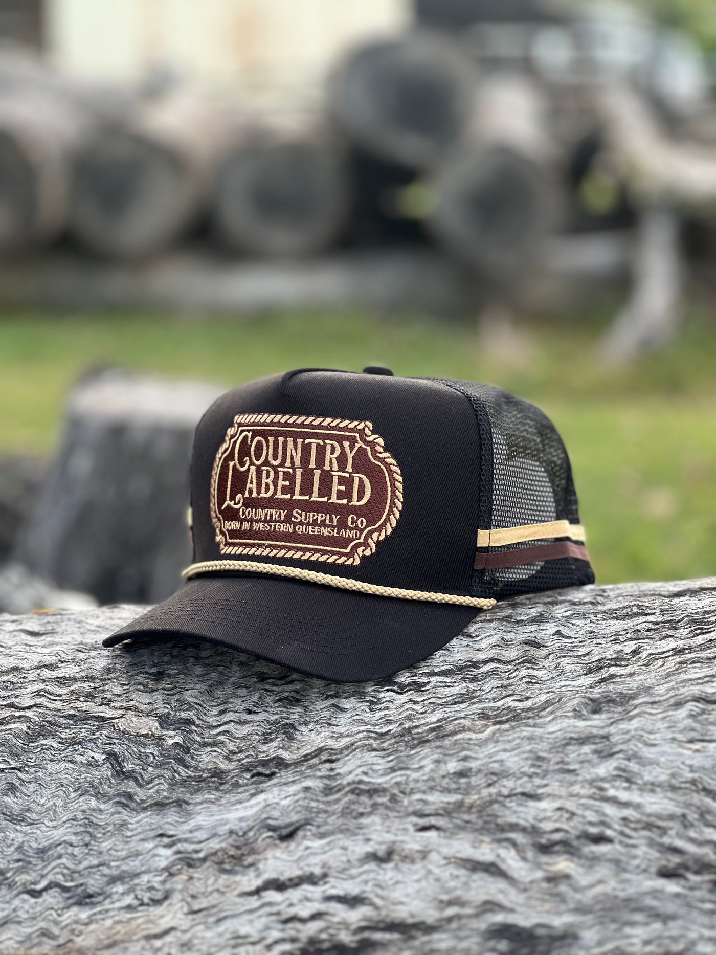 Country Labelled Cap - CL Badge Black & Gold